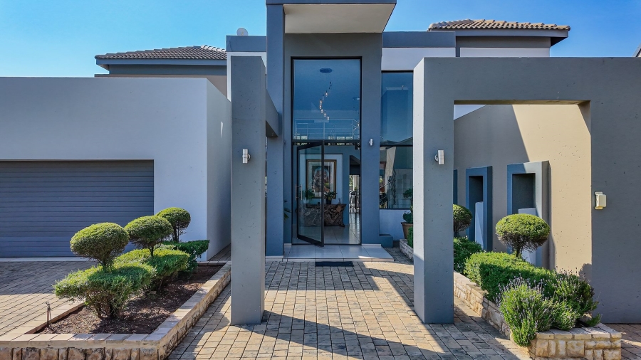 To Let 5 Bedroom Property for Rent in Silverwoods Country Estate Gauteng