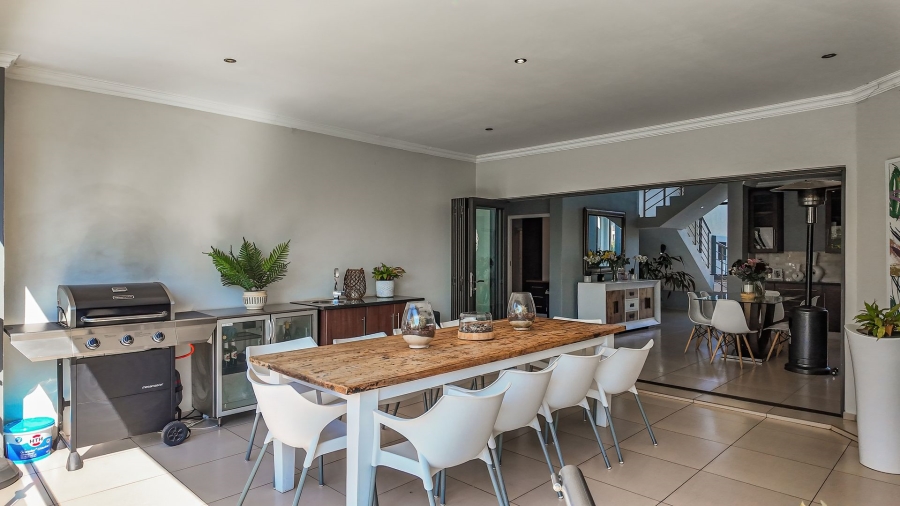 To Let 5 Bedroom Property for Rent in Silverwoods Country Estate Gauteng