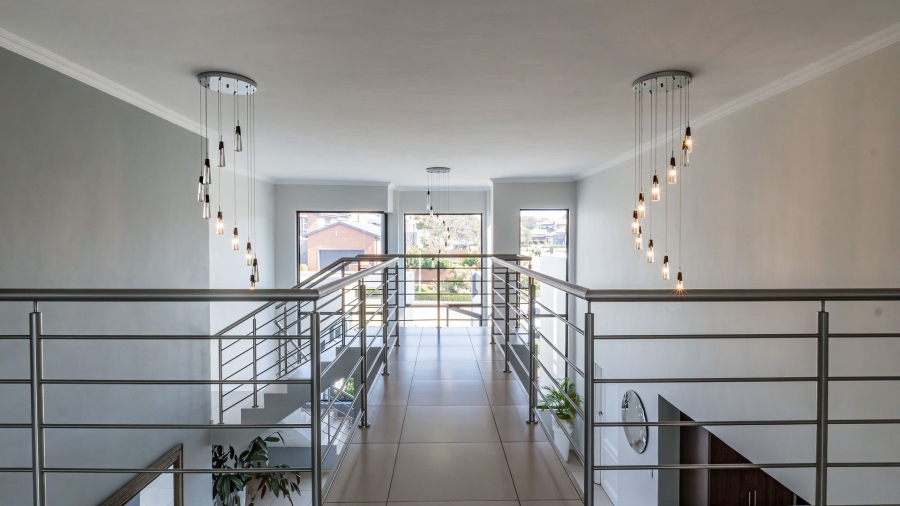 To Let 5 Bedroom Property for Rent in Silverwoods Country Estate Gauteng
