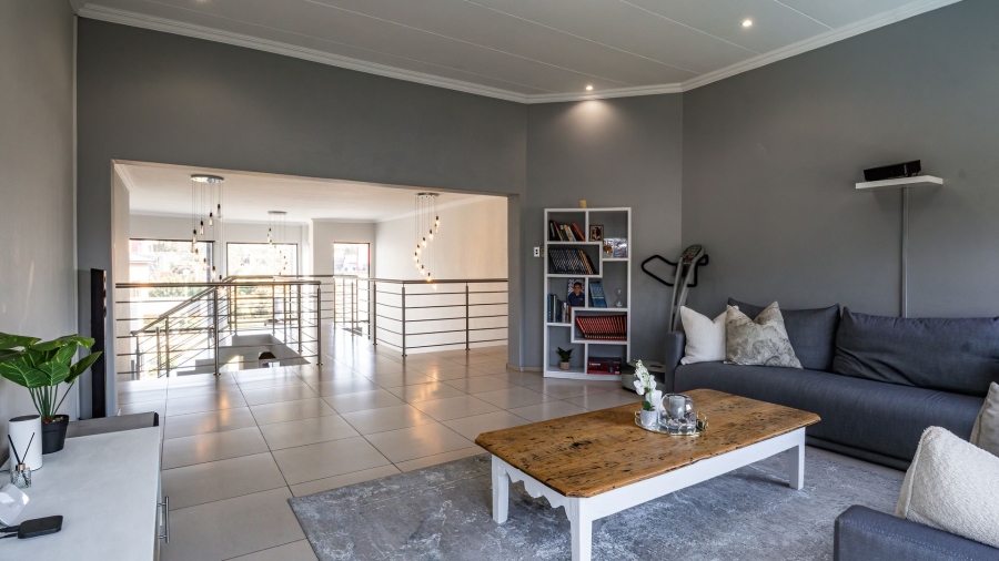 To Let 5 Bedroom Property for Rent in Silverwoods Country Estate Gauteng