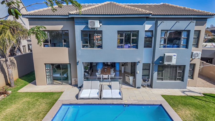 To Let 5 Bedroom Property for Rent in Silverwoods Country Estate Gauteng