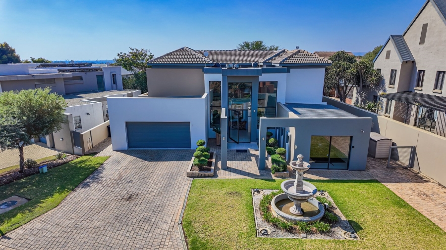To Let 5 Bedroom Property for Rent in Silverwoods Country Estate Gauteng