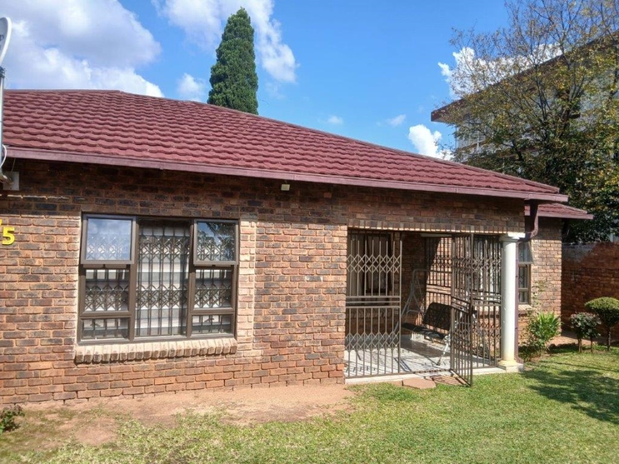 3 Bedroom Property for Sale in Mountain View Gauteng
