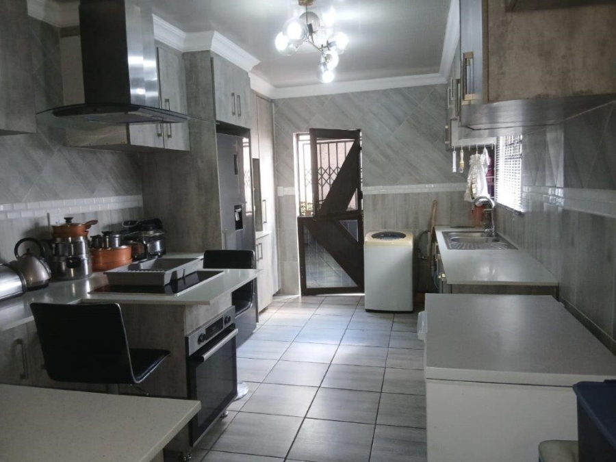 3 Bedroom Property for Sale in Mountain View Gauteng