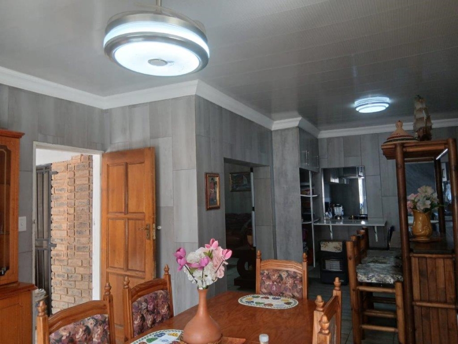 3 Bedroom Property for Sale in Mountain View Gauteng