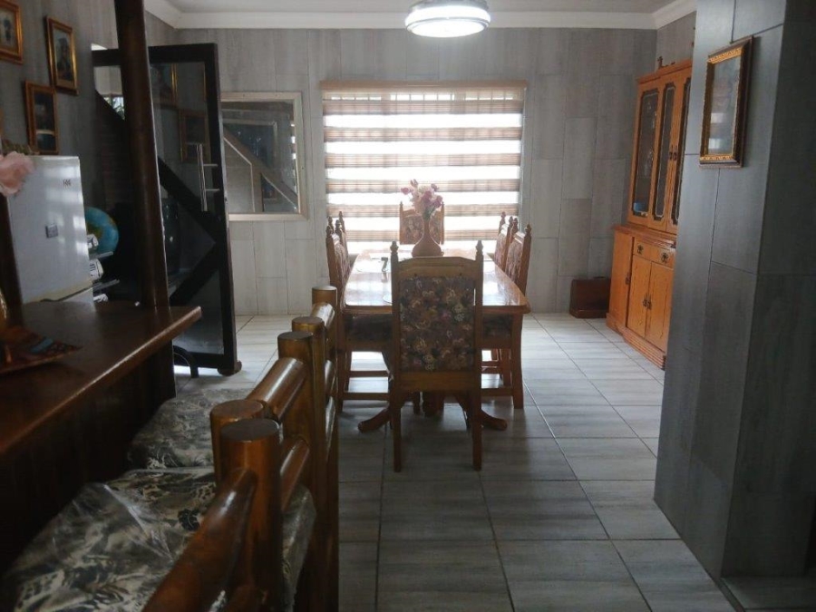 3 Bedroom Property for Sale in Mountain View Gauteng