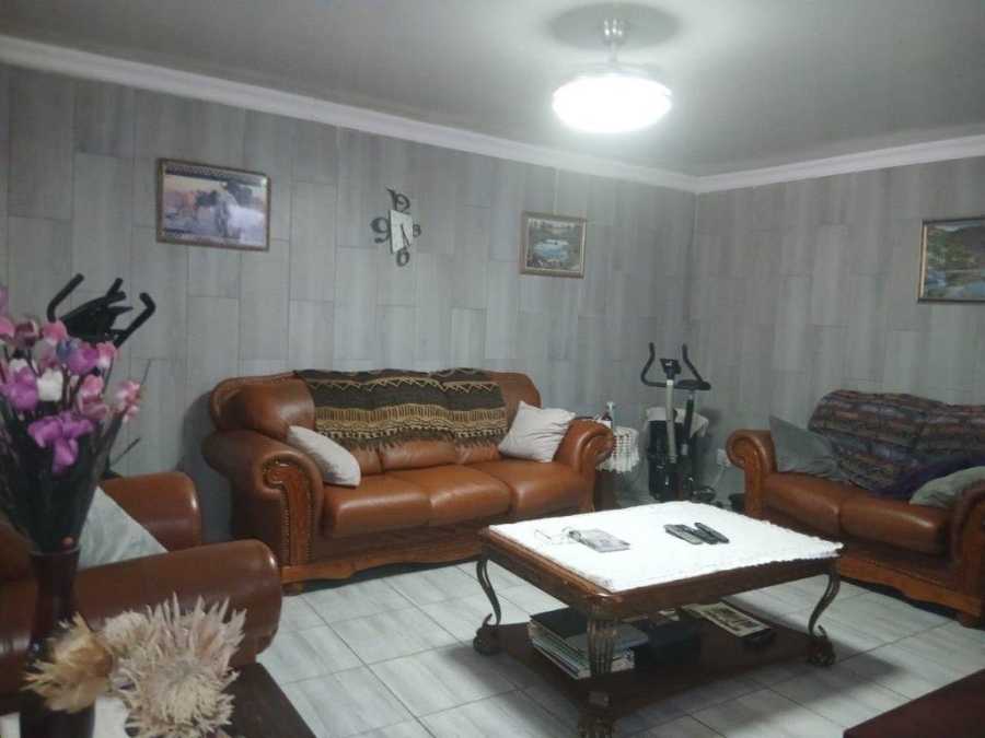 3 Bedroom Property for Sale in Mountain View Gauteng