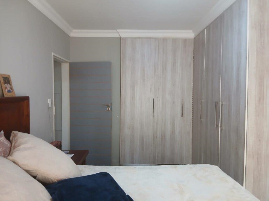 3 Bedroom Property for Sale in Mountain View Gauteng