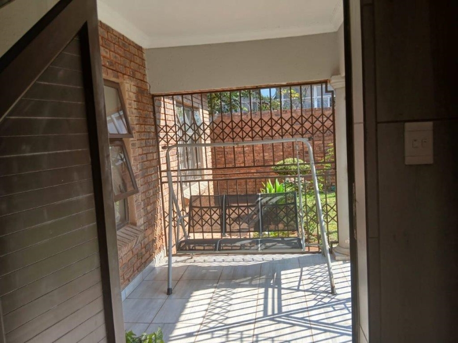 3 Bedroom Property for Sale in Mountain View Gauteng