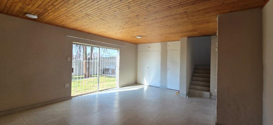 5 Bedroom Property for Sale in Proclamation Hill Gauteng