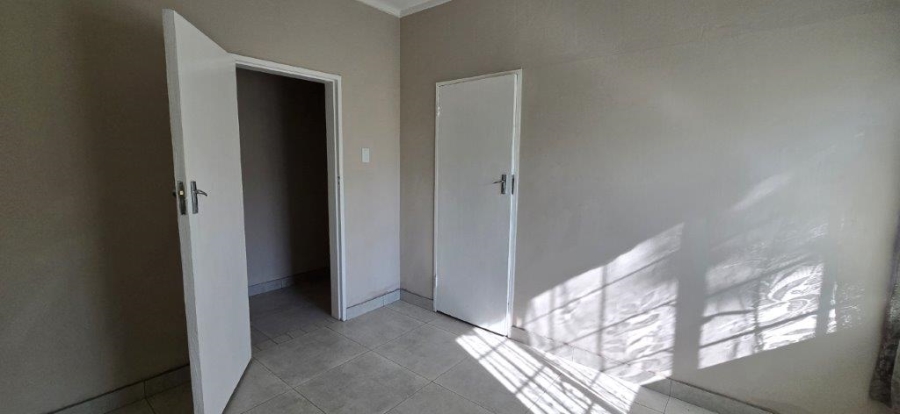 5 Bedroom Property for Sale in Proclamation Hill Gauteng