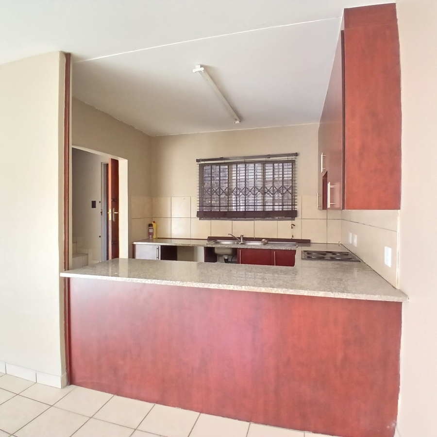 To Let 4 Bedroom Property for Rent in Theresa Park Gauteng