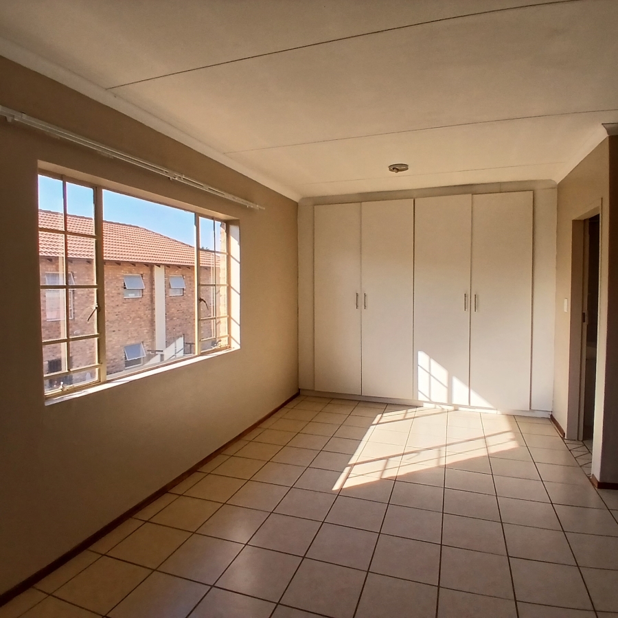 To Let 4 Bedroom Property for Rent in Theresa Park Gauteng