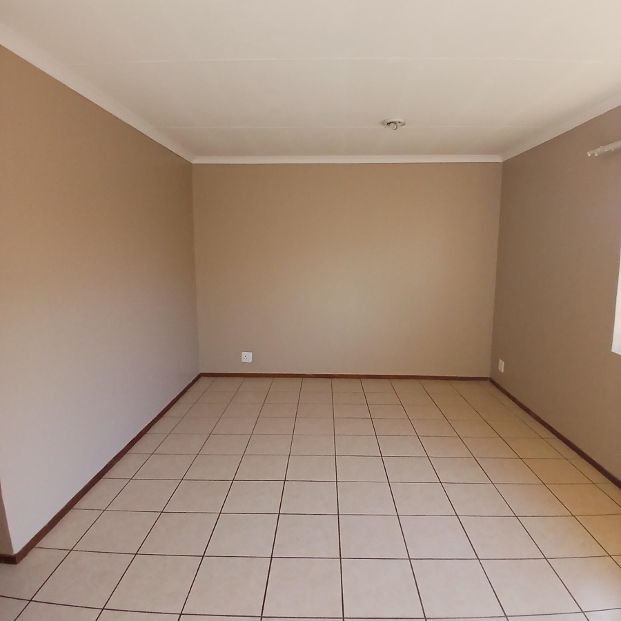 To Let 4 Bedroom Property for Rent in Theresa Park Gauteng