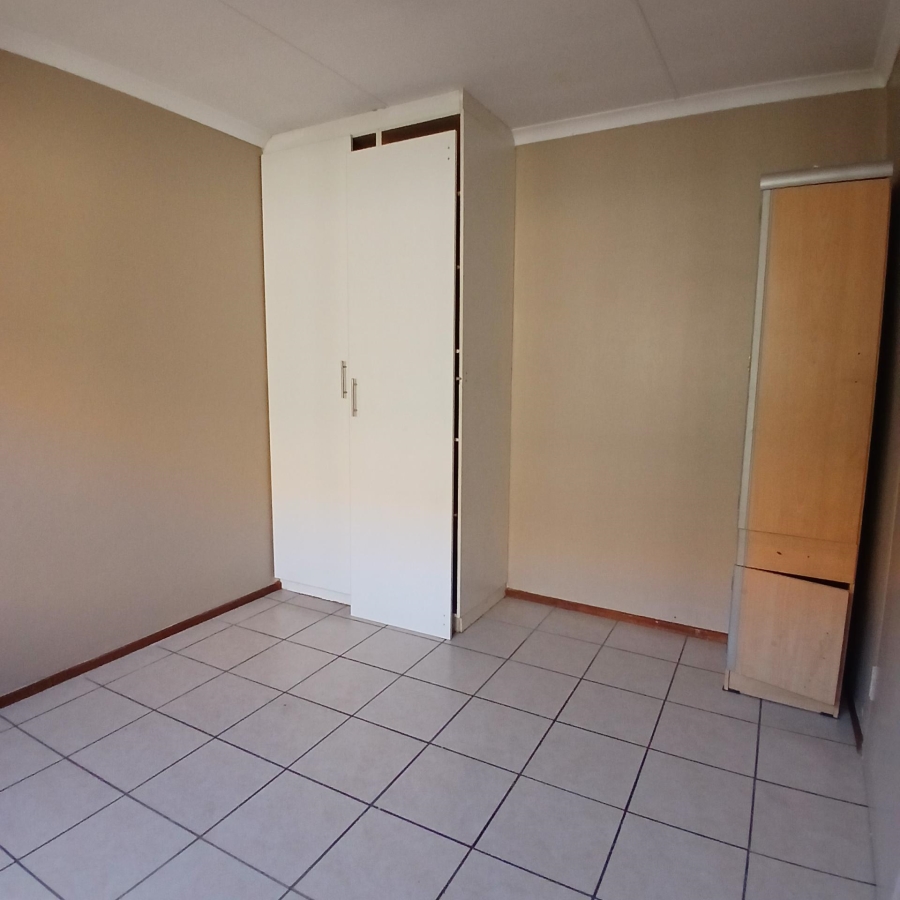 To Let 4 Bedroom Property for Rent in Theresa Park Gauteng