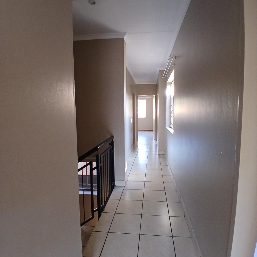 To Let 4 Bedroom Property for Rent in Theresa Park Gauteng