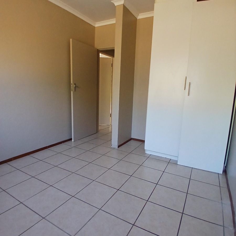 To Let 4 Bedroom Property for Rent in Theresa Park Gauteng