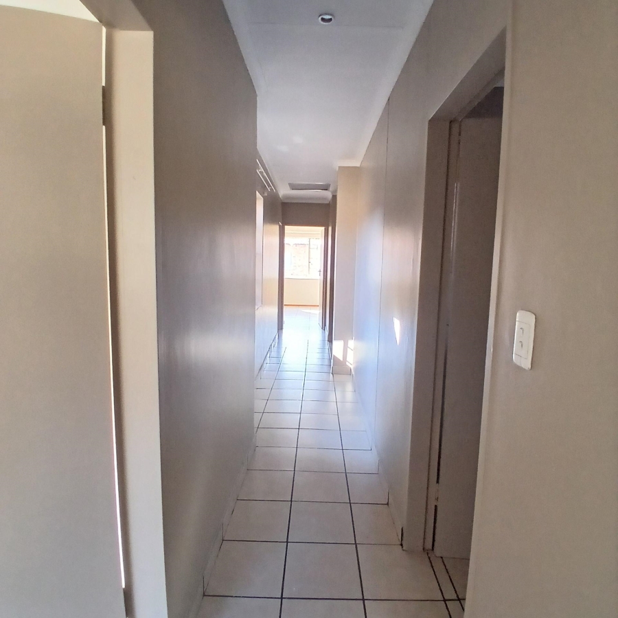 To Let 4 Bedroom Property for Rent in Theresa Park Gauteng