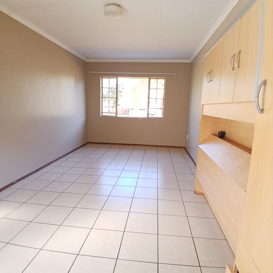 To Let 4 Bedroom Property for Rent in Theresa Park Gauteng