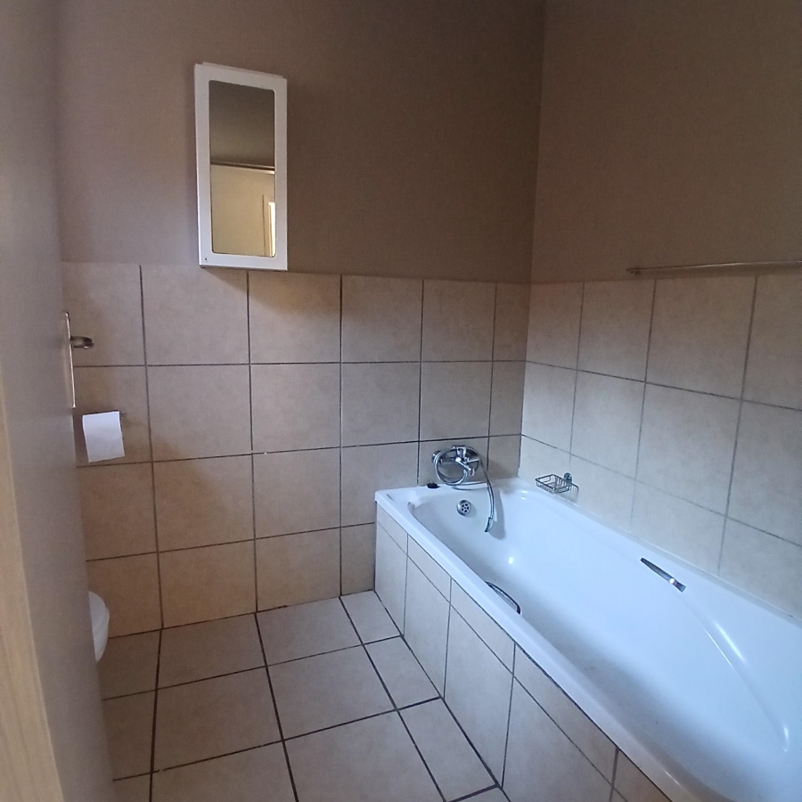 To Let 4 Bedroom Property for Rent in Theresa Park Gauteng