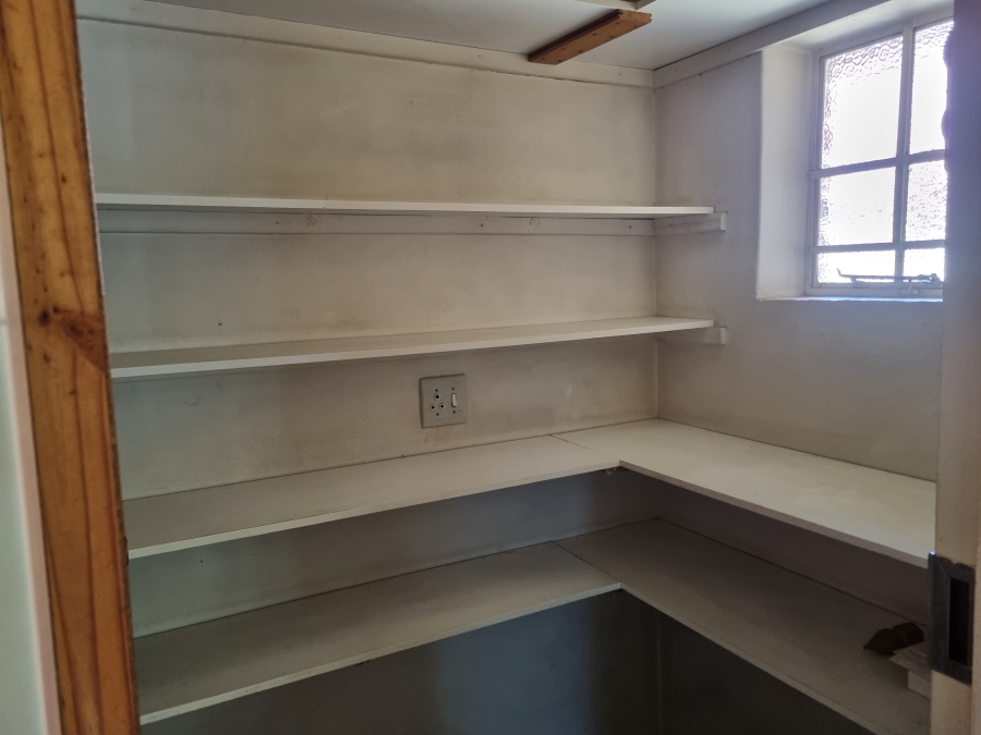To Let 5 Bedroom Property for Rent in Lakefield Gauteng
