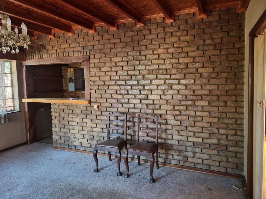 To Let 5 Bedroom Property for Rent in Lakefield Gauteng