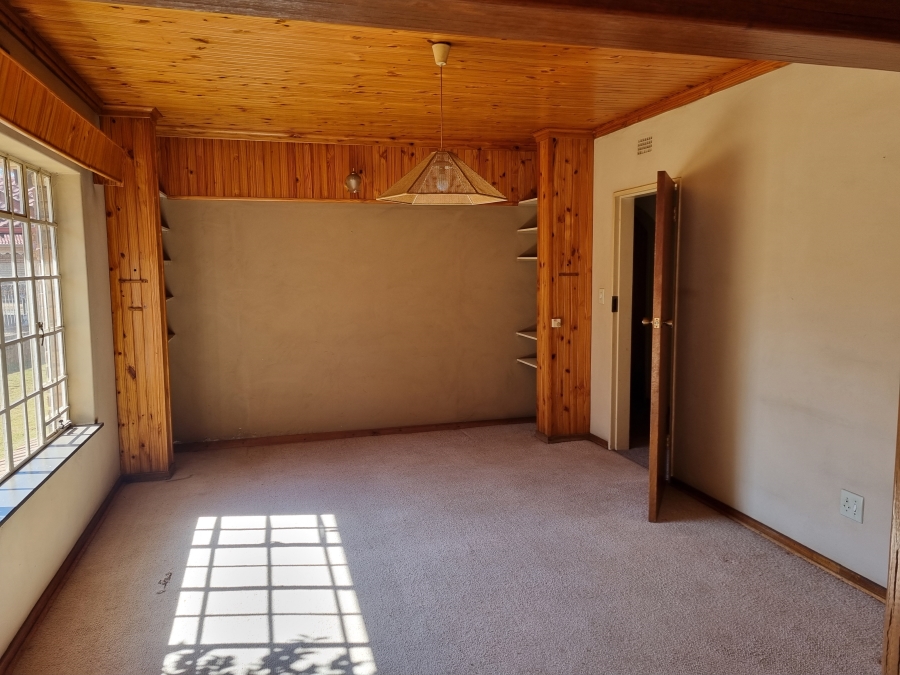 To Let 5 Bedroom Property for Rent in Lakefield Gauteng