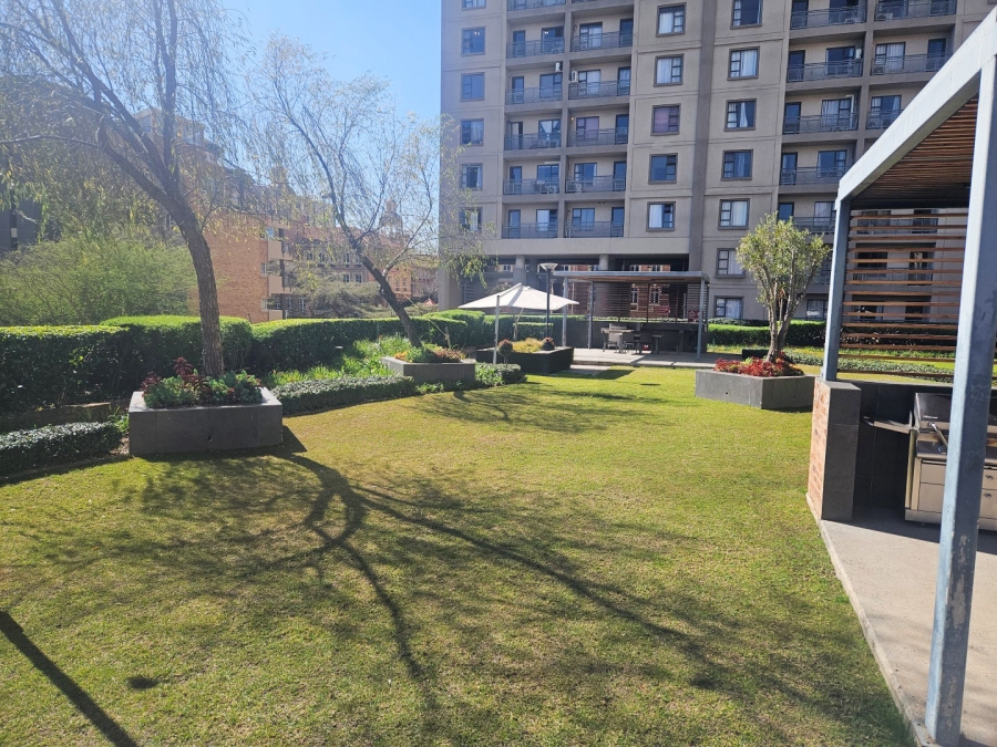 To Let 1 Bedroom Property for Rent in Sandown Gauteng