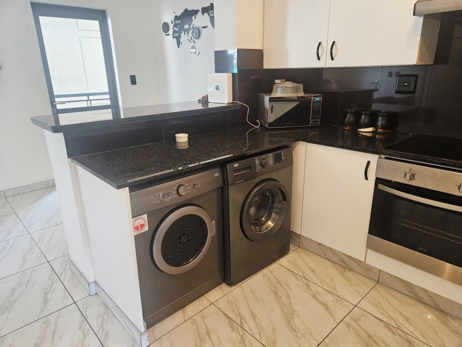To Let 1 Bedroom Property for Rent in Sandown Gauteng