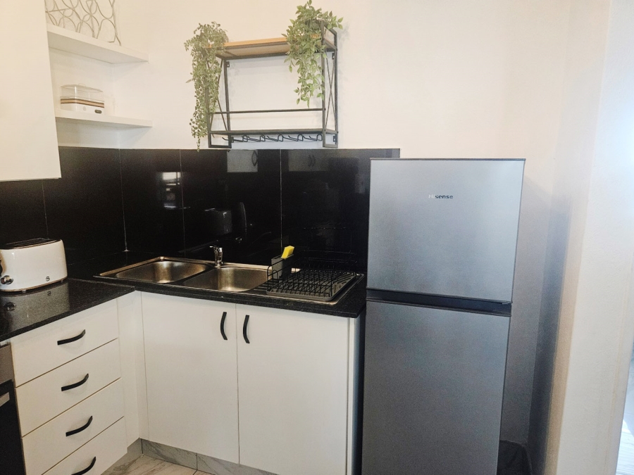 To Let 1 Bedroom Property for Rent in Sandown Gauteng