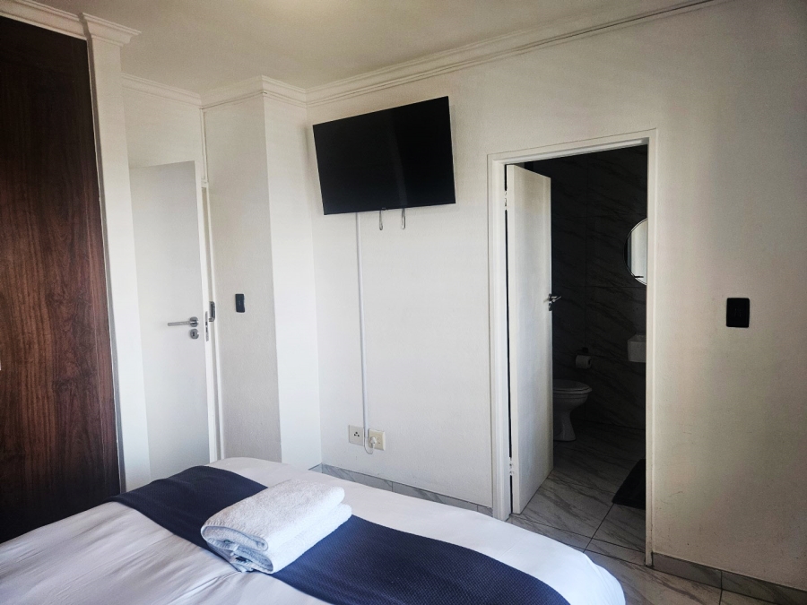 To Let 1 Bedroom Property for Rent in Sandown Gauteng