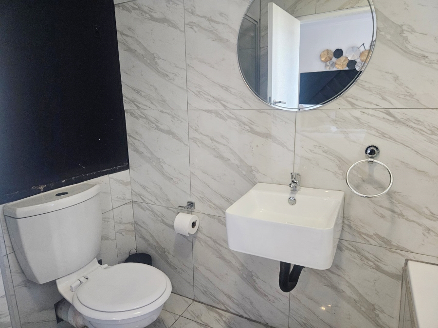 To Let 1 Bedroom Property for Rent in Sandown Gauteng