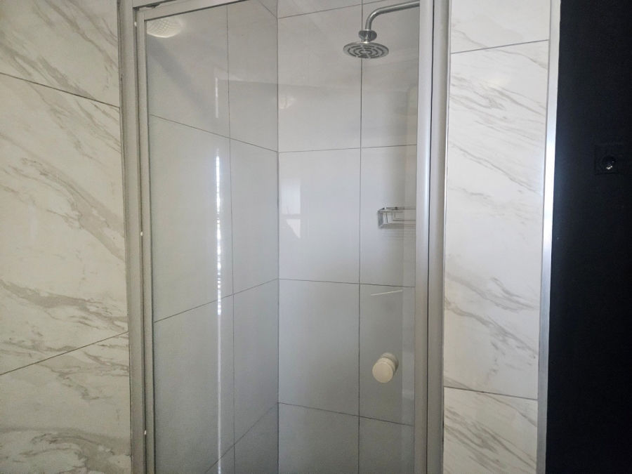 To Let 1 Bedroom Property for Rent in Sandown Gauteng