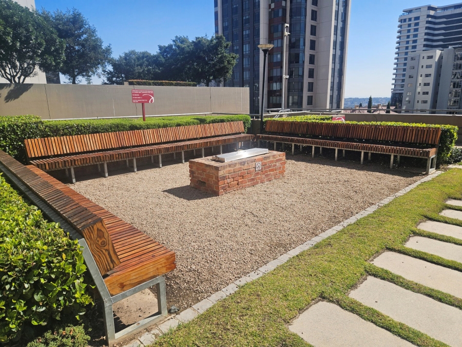 To Let 1 Bedroom Property for Rent in Sandown Gauteng