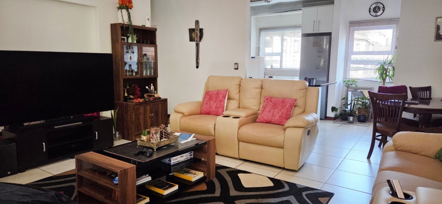 2 Bedroom Property for Sale in Saxonwold Gauteng