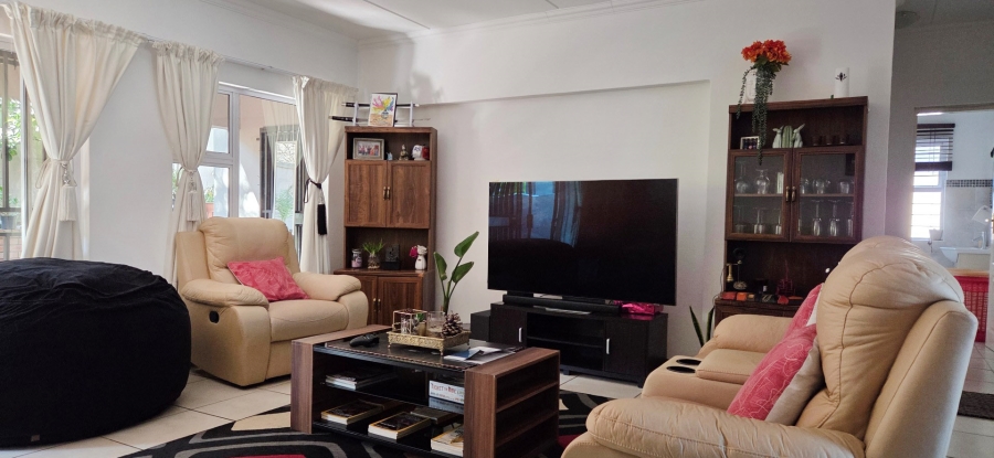 2 Bedroom Property for Sale in Saxonwold Gauteng