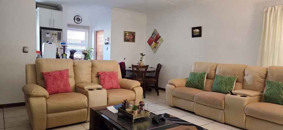 2 Bedroom Property for Sale in Saxonwold Gauteng