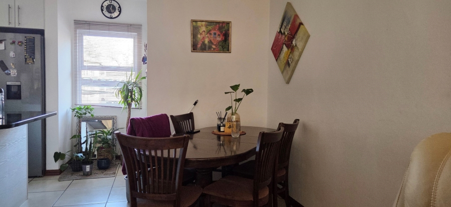 2 Bedroom Property for Sale in Saxonwold Gauteng
