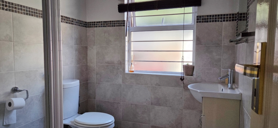 2 Bedroom Property for Sale in Saxonwold Gauteng