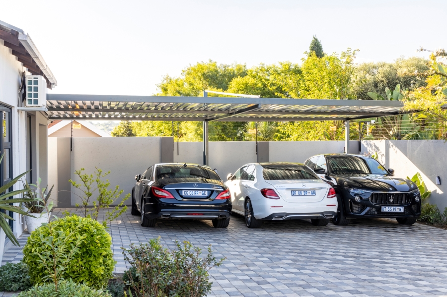 8 Bedroom Property for Sale in Noordwyk Gauteng