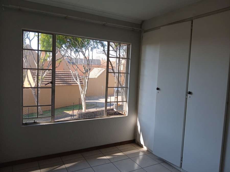 To Let 2 Bedroom Property for Rent in Randpark Ridge Gauteng