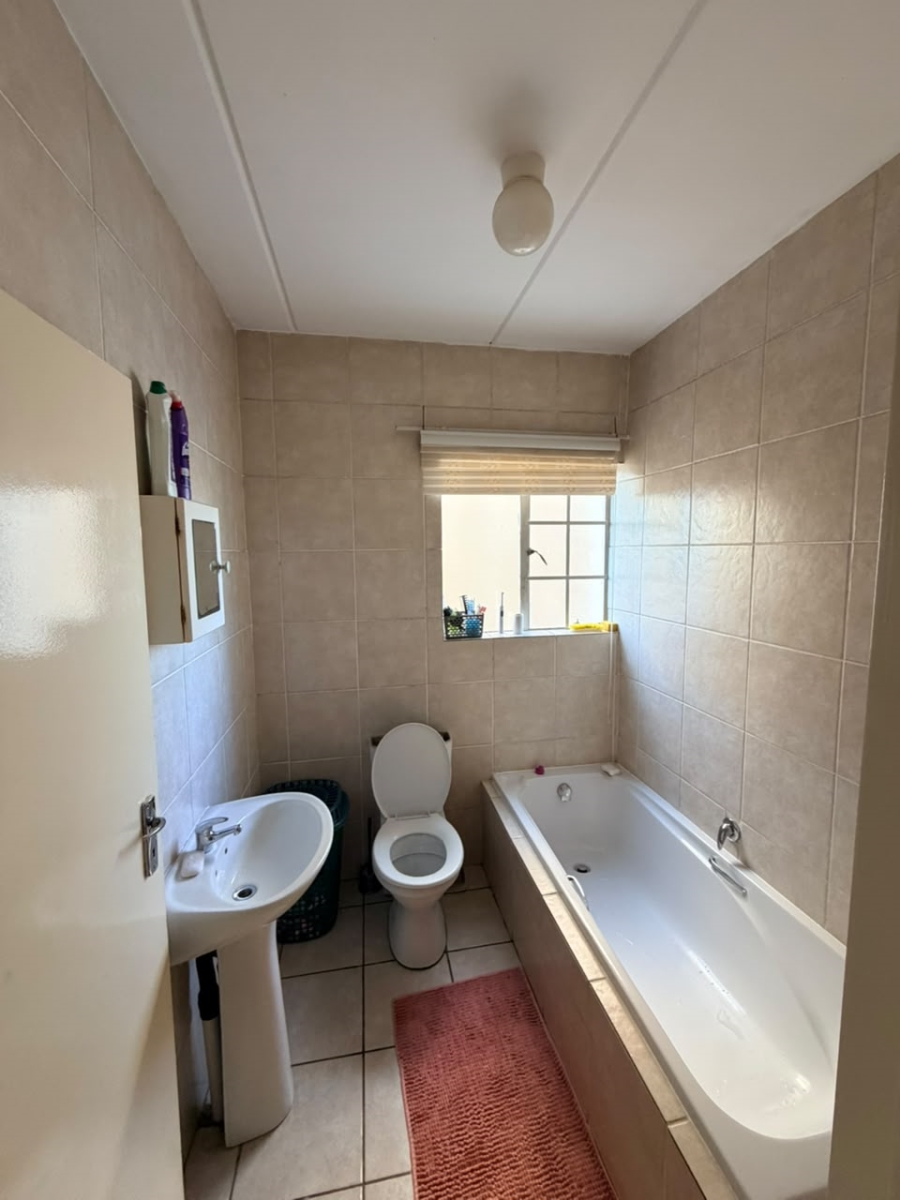 2 Bedroom Property for Sale in North Riding Gauteng