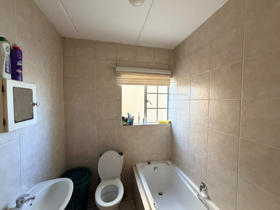 2 Bedroom Property for Sale in North Riding Gauteng