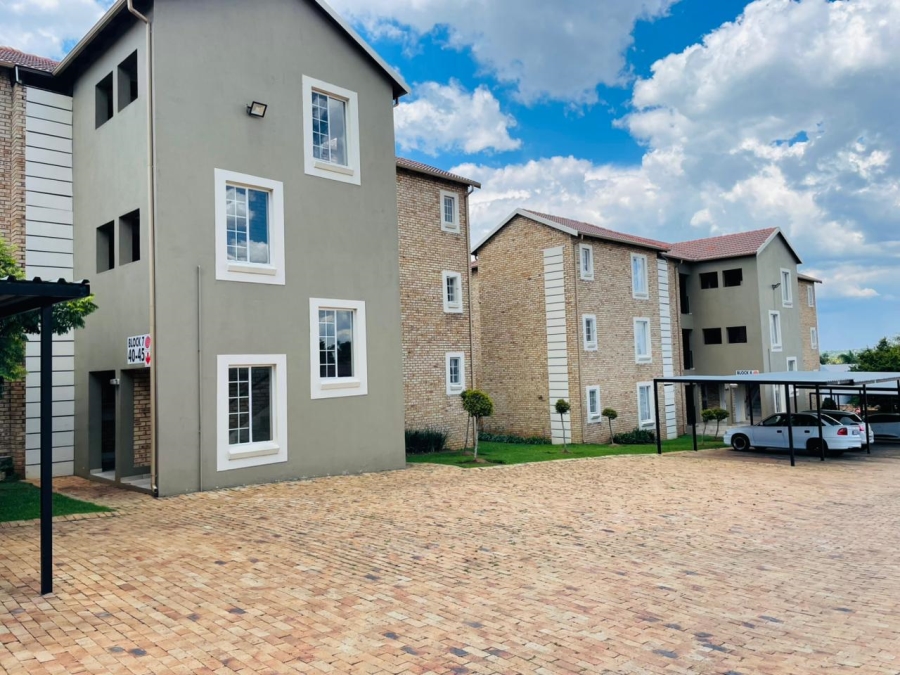 2 Bedroom Property for Sale in North Riding Gauteng