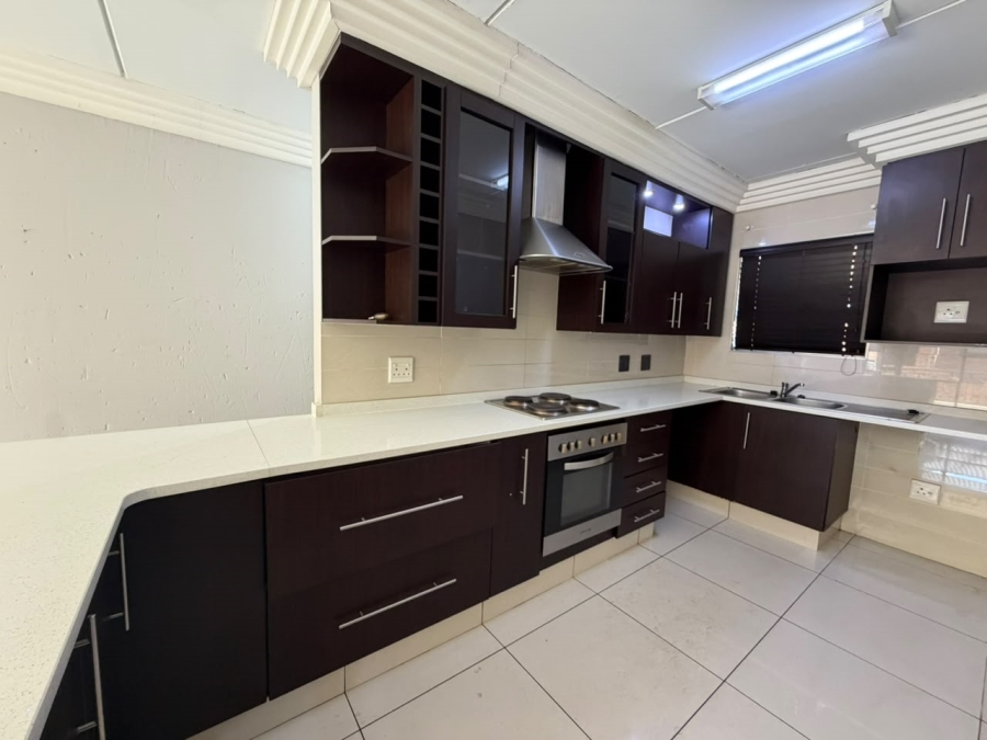 To Let 2 Bedroom Property for Rent in Ravenswood Gauteng
