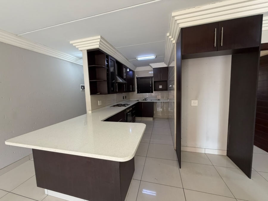 To Let 2 Bedroom Property for Rent in Ravenswood Gauteng