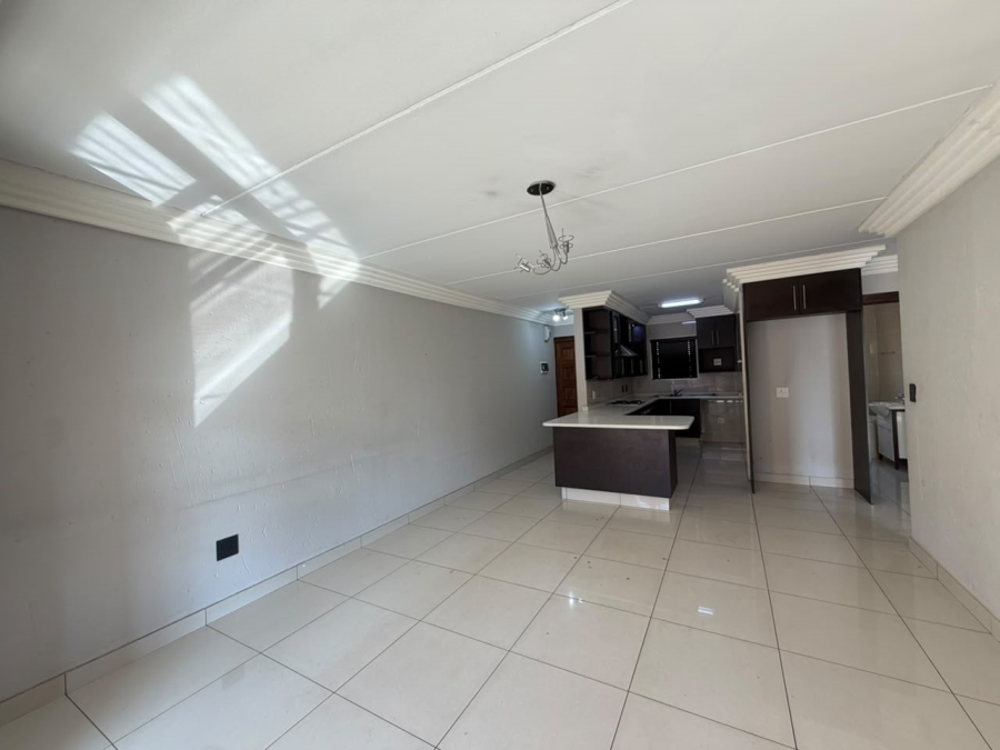 To Let 2 Bedroom Property for Rent in Ravenswood Gauteng