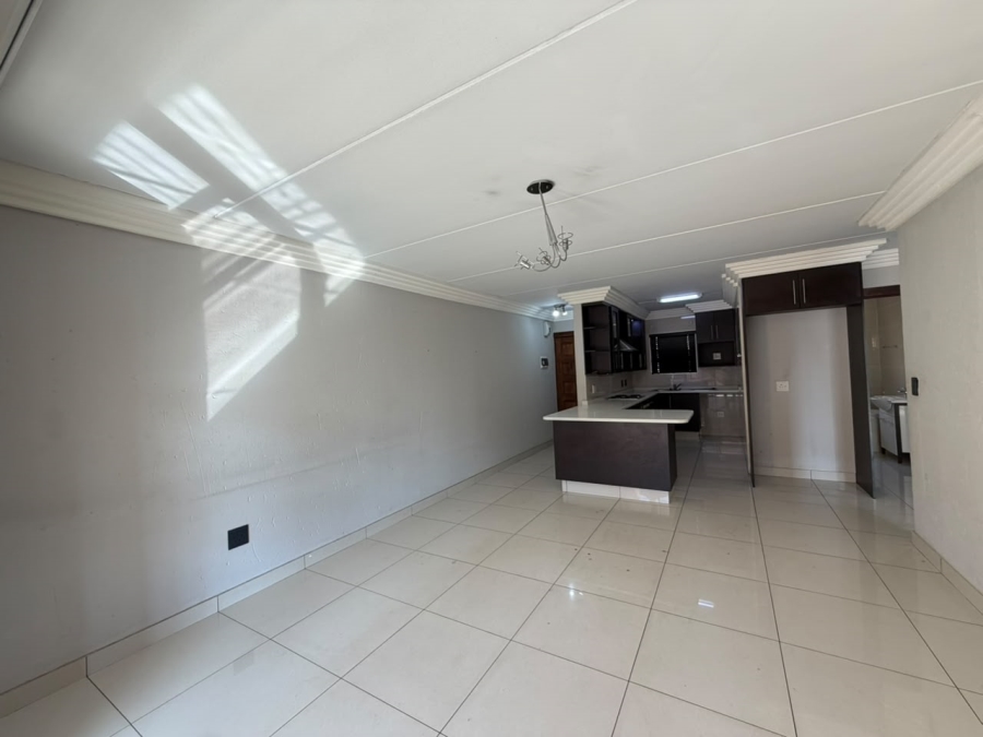 To Let 2 Bedroom Property for Rent in Ravenswood Gauteng
