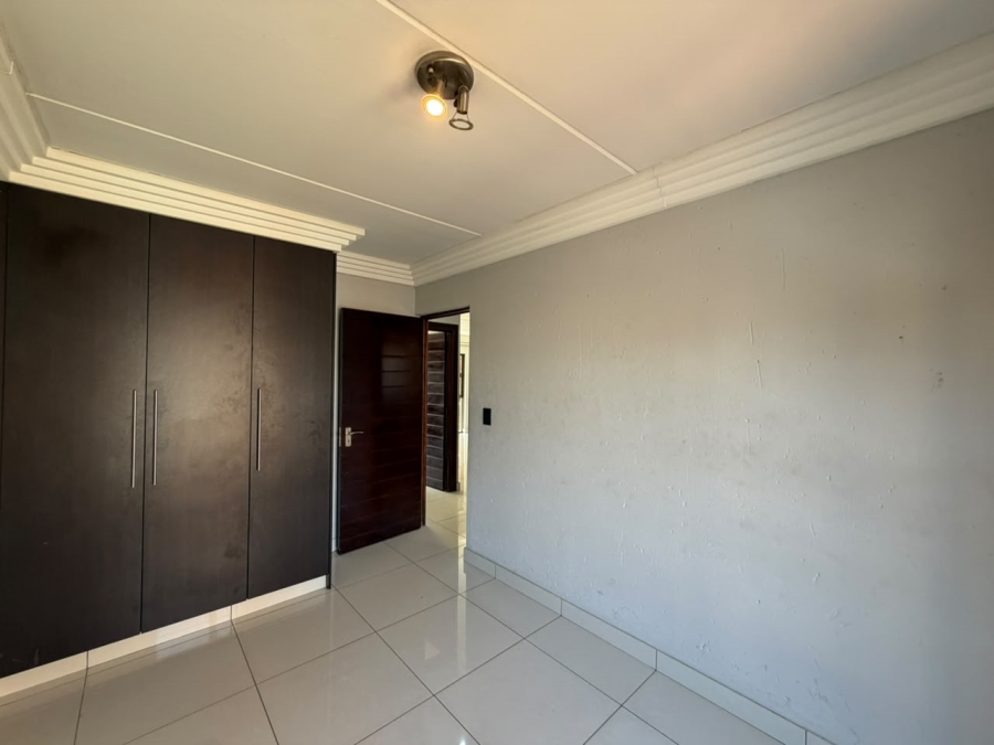 To Let 2 Bedroom Property for Rent in Ravenswood Gauteng