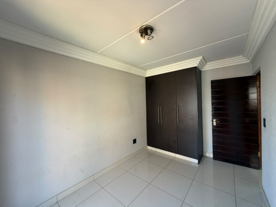 To Let 2 Bedroom Property for Rent in Ravenswood Gauteng